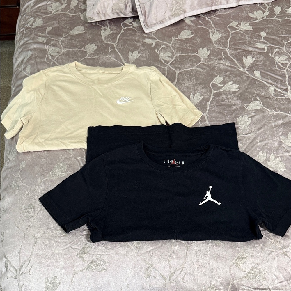 2 Nike tee shirts